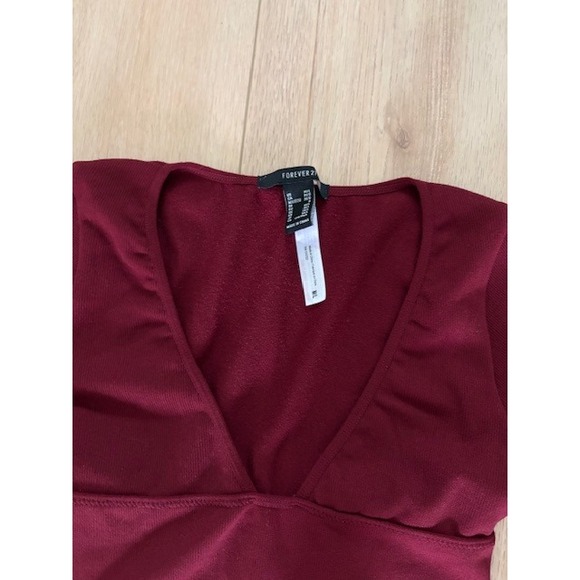 Forever 21 Deep V Neck Long Sleeve Crop Top Burgundy Ribbed Knit Size M/L - Picture 3 of 3